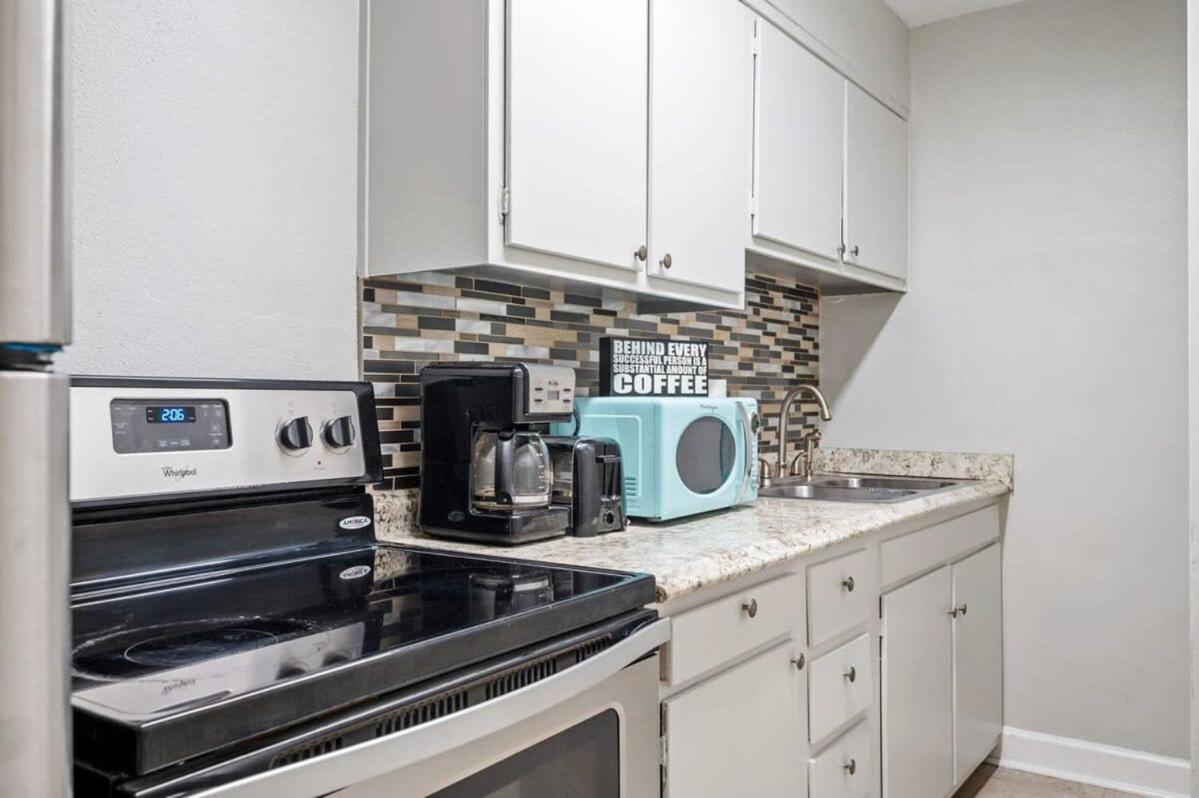 Апартаменты Downtown! Private Balcony! 24 Concierge! Pt11H Атланта Экстерьер фото