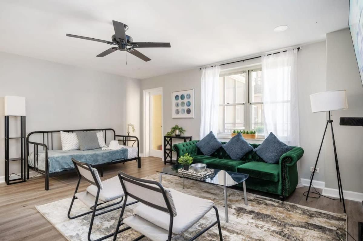 Апартаменты Downtown! Private Balcony! 24 Concierge! Pt11H Атланта Экстерьер фото